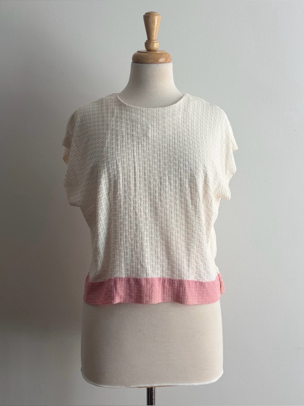 Vintage 1950s Textured Weave Boxy White and Pink Top / 30 waist